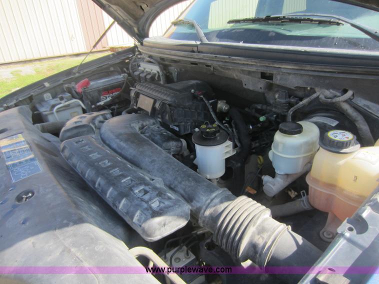 image for item C5411 2004 Ford F150 XLT Super Crew pickup truck