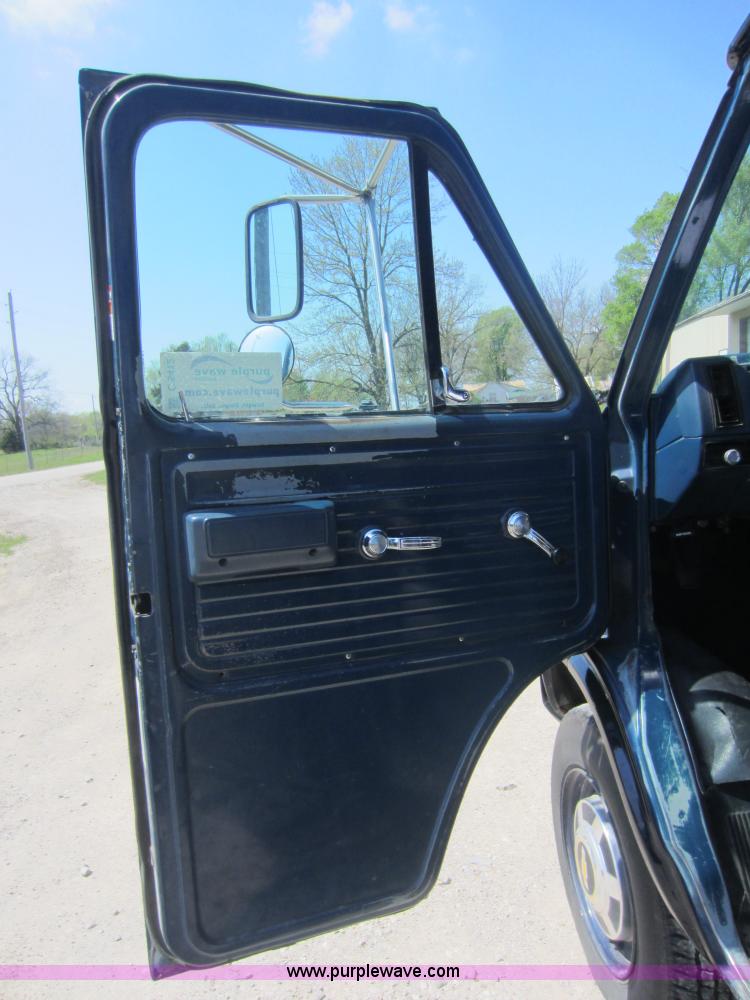 image for item C5412 1988 Chevrolet G30 van