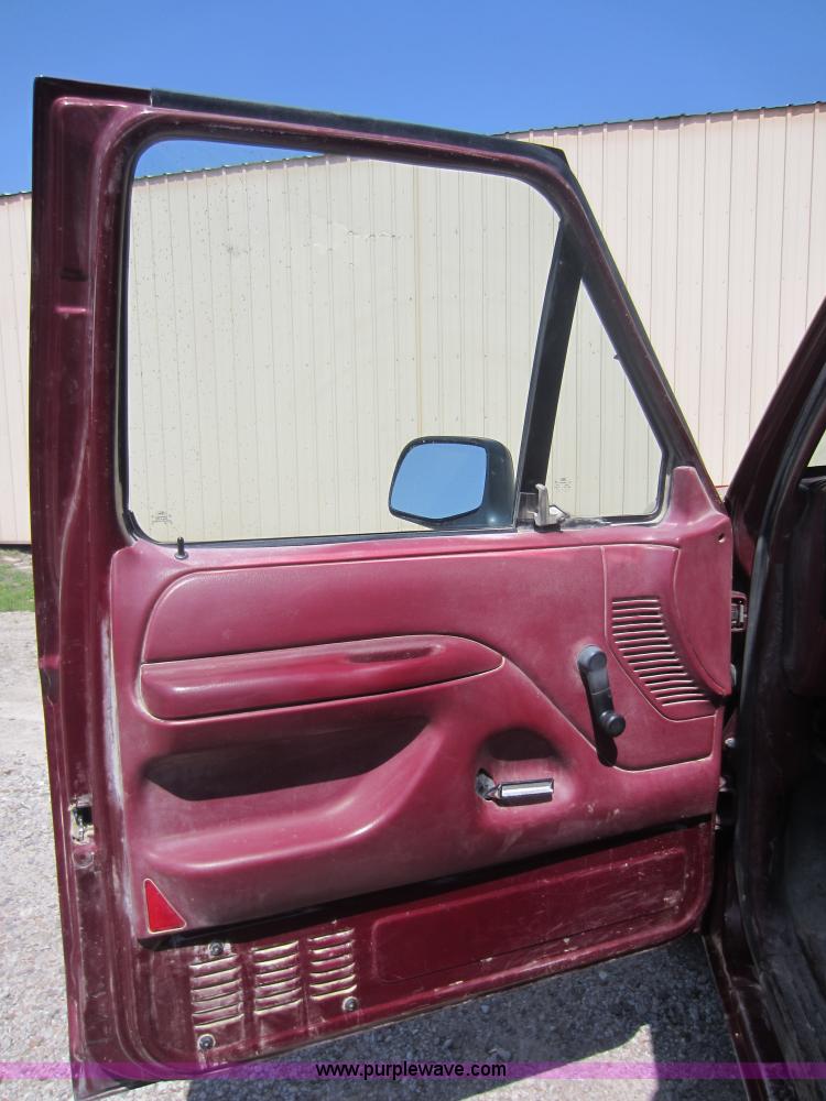 image for item C5413 1996 Ford F150 pickup truck