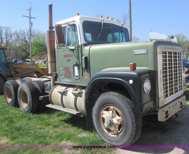 image for item C5414 1973 International Transtar 4200 semi truck