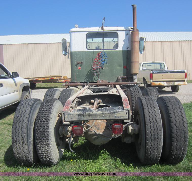 image for item C5414 1973 International Transtar 4200 semi truck