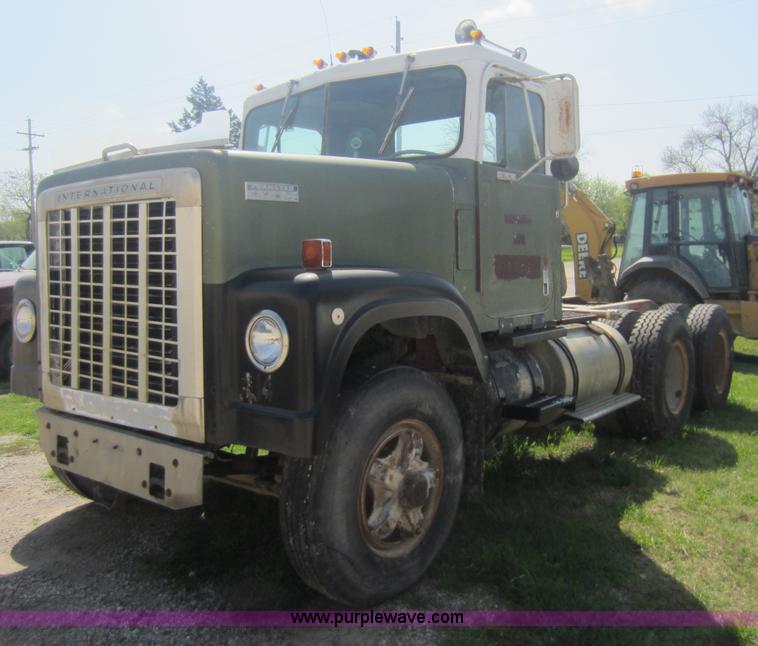 image for item C5414 1973 International Transtar 4200 semi truck