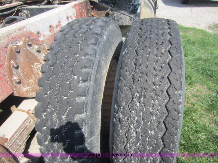 image for item C5414 1973 International Transtar 4200 semi truck