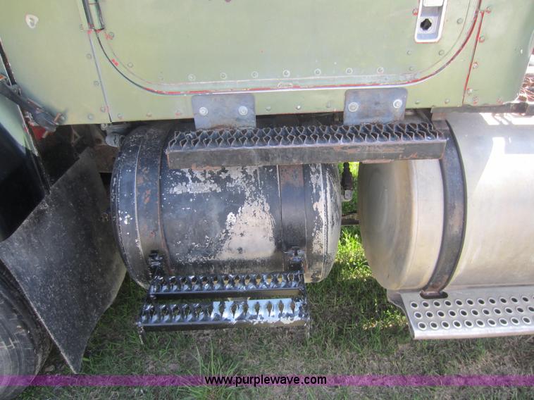 image for item C5414 1973 International Transtar 4200 semi truck