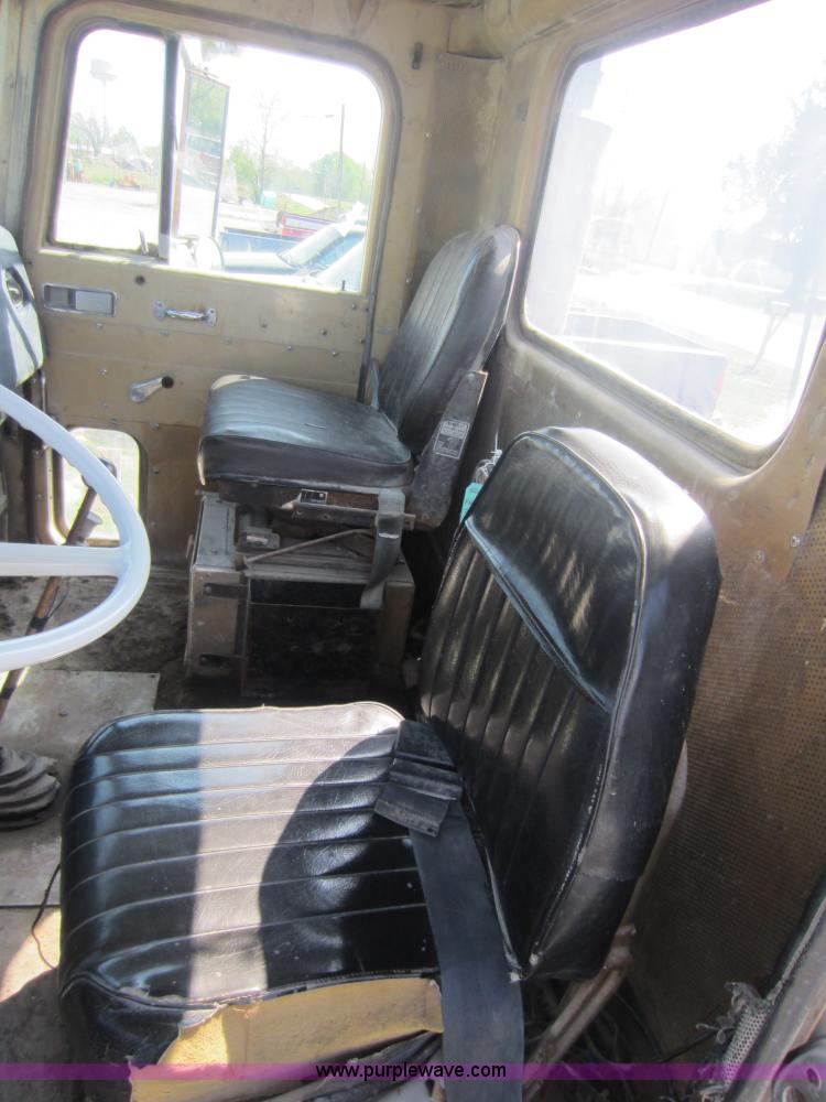 image for item C5414 1973 International Transtar 4200 semi truck