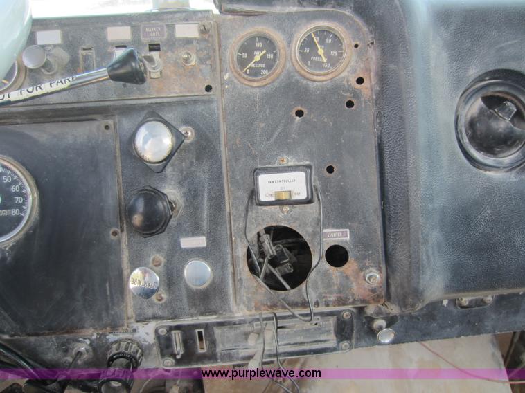 image for item C5414 1973 International Transtar 4200 semi truck