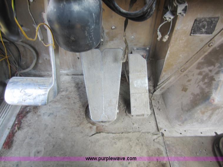 image for item C5414 1973 International Transtar 4200 semi truck