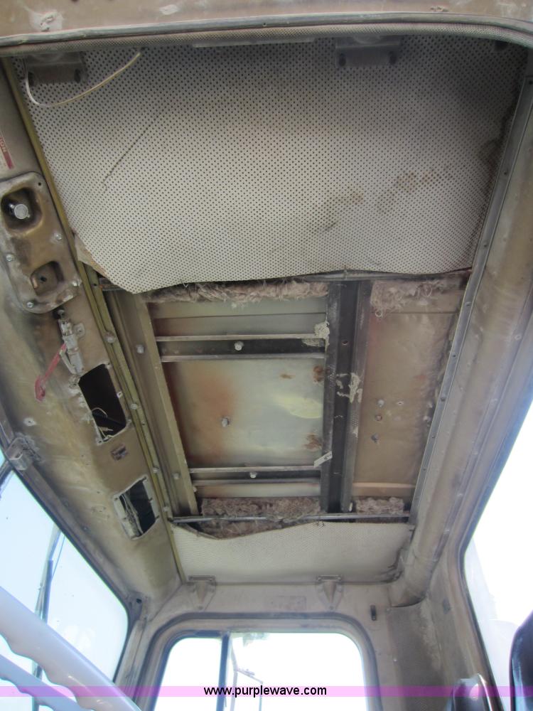 image for item C5414 1973 International Transtar 4200 semi truck