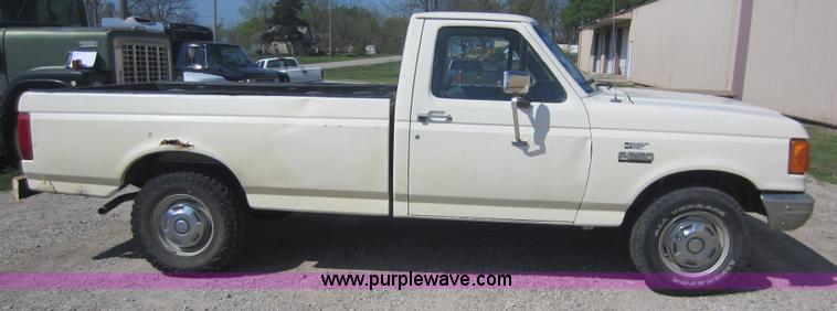 image for item C5416 1991 Ford F250 pickup truck