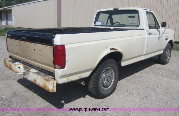 image for item C5416 1991 Ford F250 pickup truck