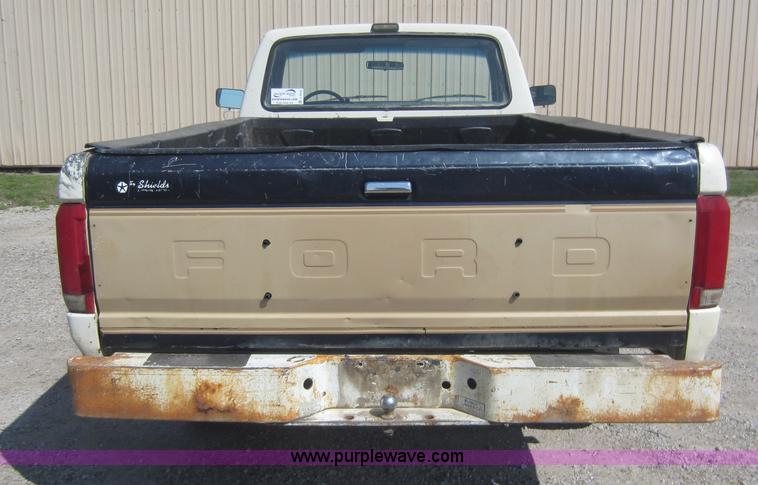 image for item C5416 1991 Ford F250 pickup truck
