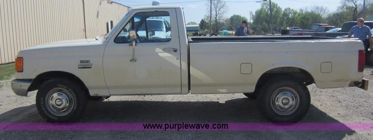 image for item C5416 1991 Ford F250 pickup truck