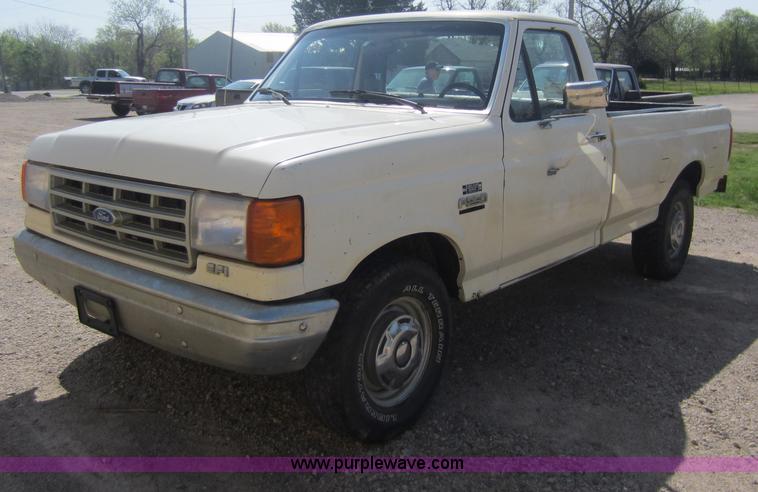 image for item C5416 1991 Ford F250 pickup truck