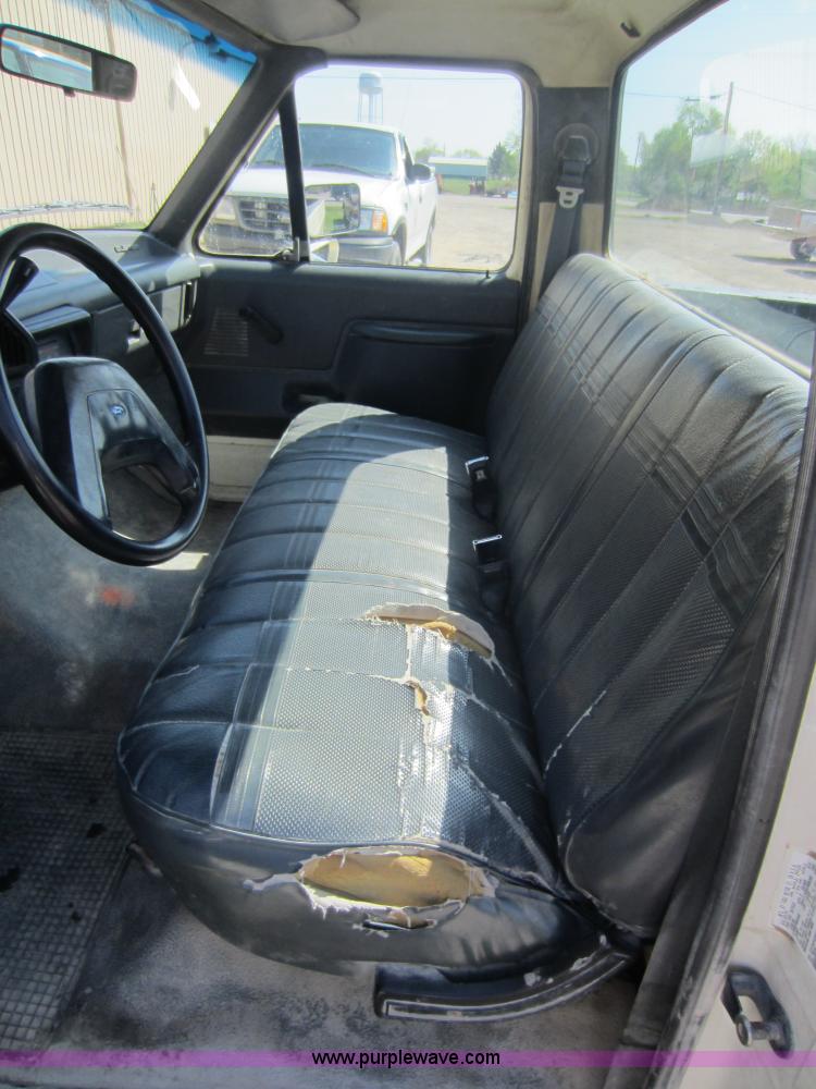 image for item C5416 1991 Ford F250 pickup truck