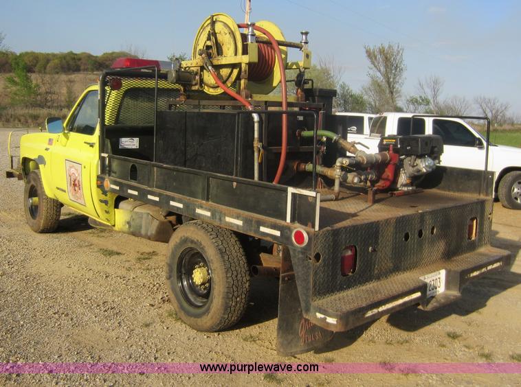 image for item C5424 1989 Chevrolet V3500 fire truck