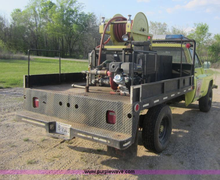 image for item C5424 1989 Chevrolet V3500 fire truck