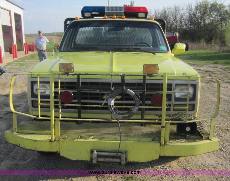 image for item C5424 1989 Chevrolet V3500 fire truck