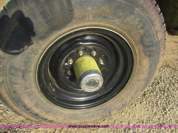 image for item C5424 1989 Chevrolet V3500 fire truck