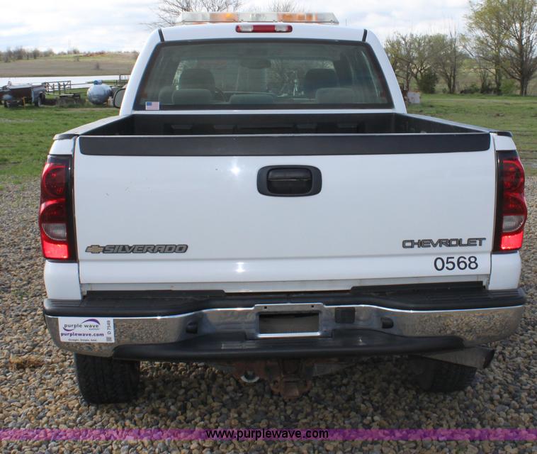 image for item D7549 2005 Chevrolet Silverado K2500HD LS crew cab pickup truck