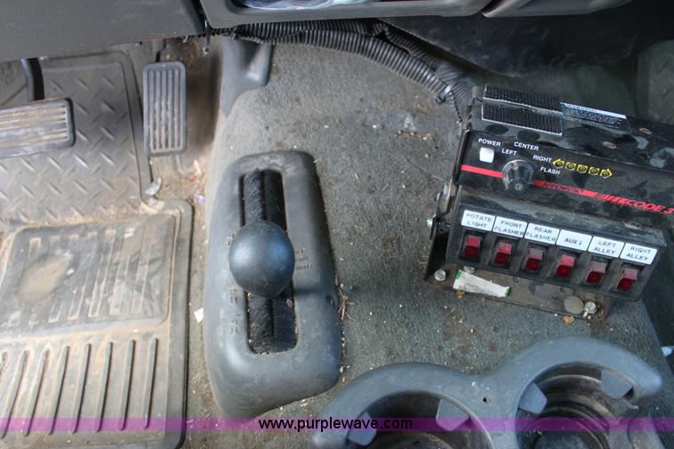 image for item D7549 2005 Chevrolet Silverado K2500HD LS crew cab pickup truck