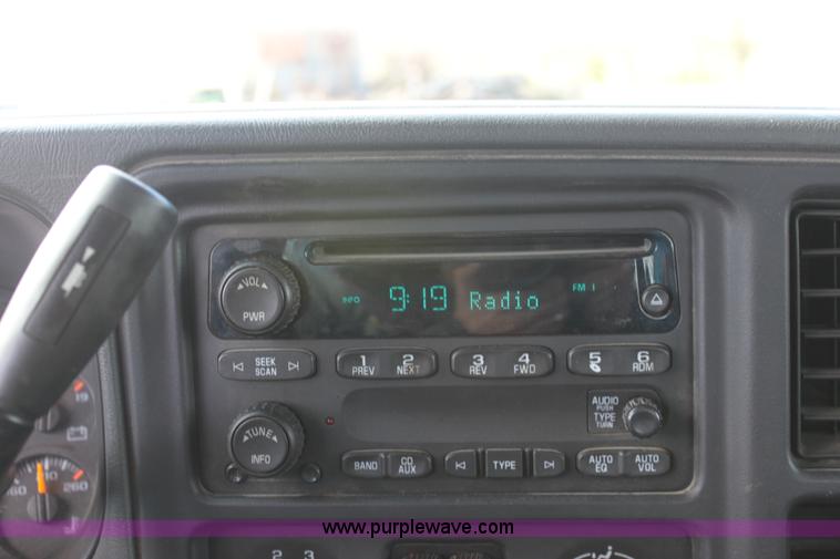 image for item D7549 2005 Chevrolet Silverado K2500HD LS crew cab pickup truck