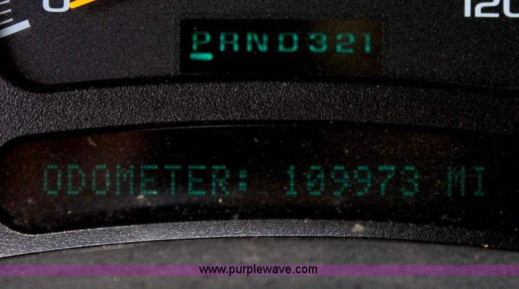 image for item D7549 2005 Chevrolet Silverado K2500HD LS crew cab pickup truck