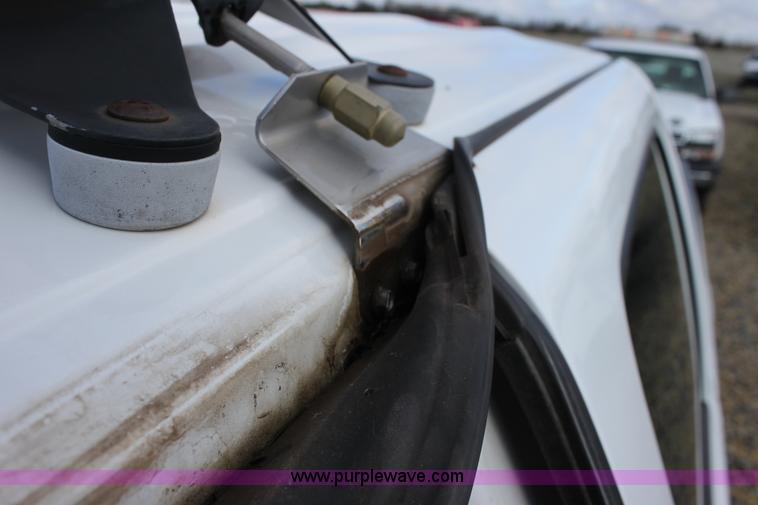 image for item D7549 2005 Chevrolet Silverado K2500HD LS crew cab pickup truck