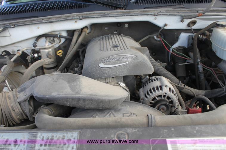 image for item D7549 2005 Chevrolet Silverado K2500HD LS crew cab pickup truck