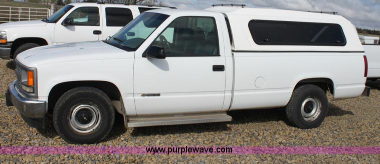 image for item D7551 1995 Chevrolet C1500 pickup truck