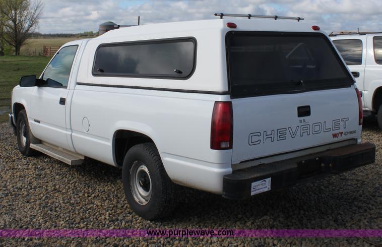 image for item D7551 1995 Chevrolet C1500 pickup truck