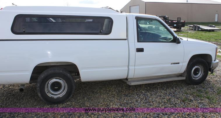 image for item D7551 1995 Chevrolet C1500 pickup truck