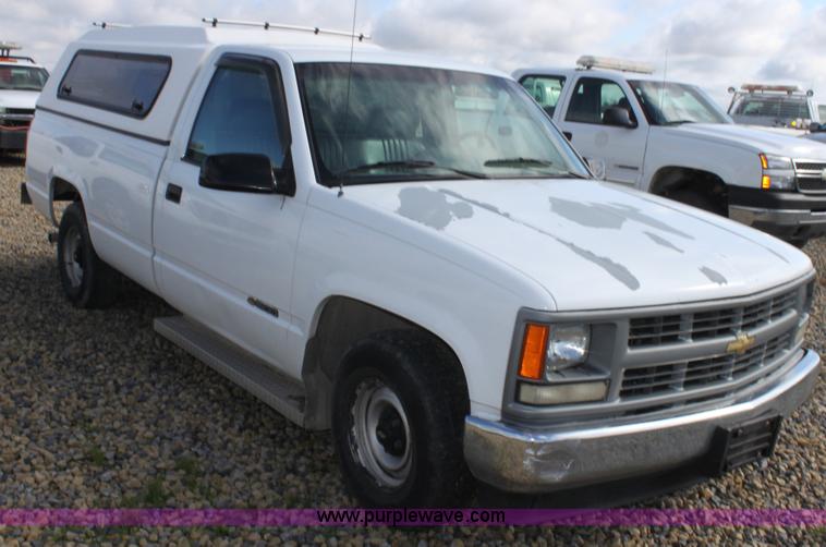image for item D7551 1995 Chevrolet C1500 pickup truck