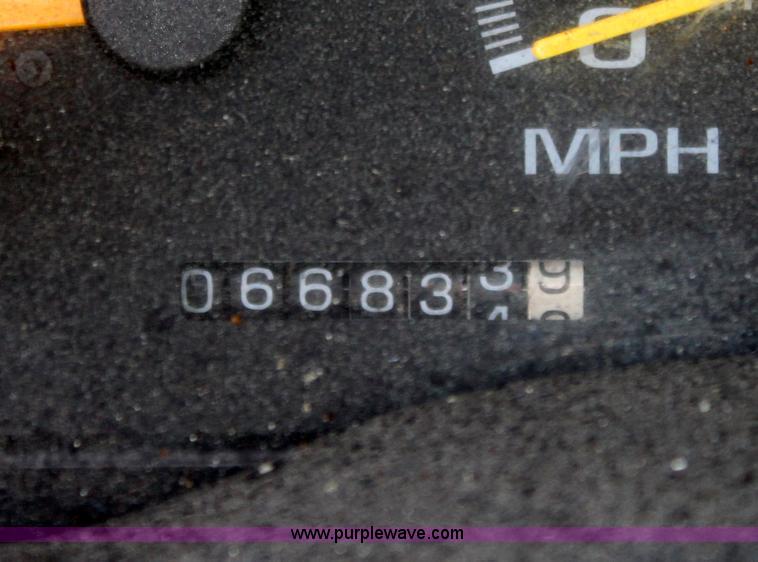 image for item D7551 1995 Chevrolet C1500 pickup truck