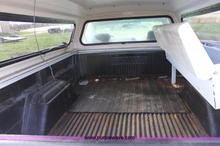 image for item D7551 1995 Chevrolet C1500 pickup truck