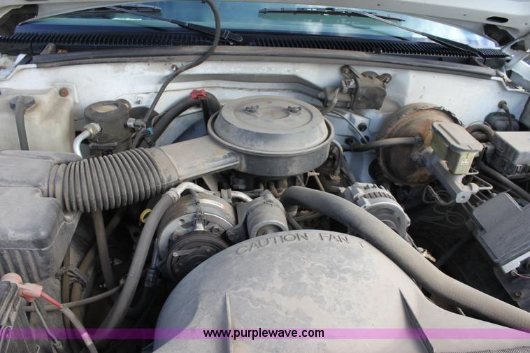 image for item D7551 1995 Chevrolet C1500 pickup truck