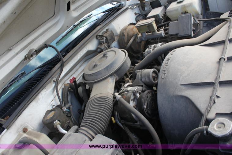 image for item D7551 1995 Chevrolet C1500 pickup truck