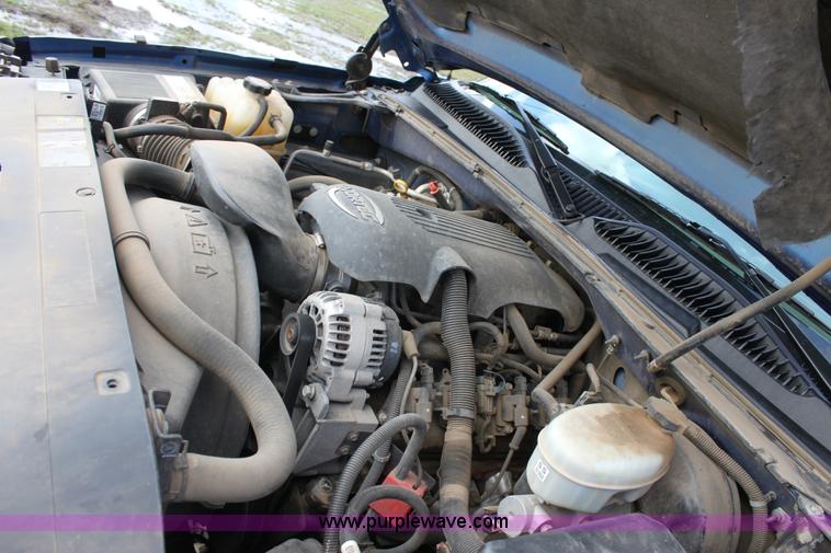 image for item D7554 2003 Chevrolet Silverado C1500 extended cab pickup truck