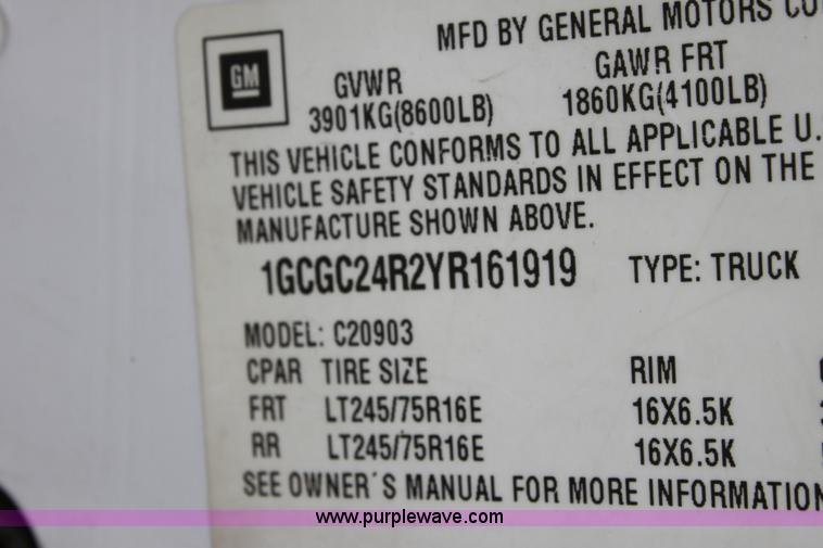 image for item D7627 2000 Chevrolet C2500 LS pickup truck