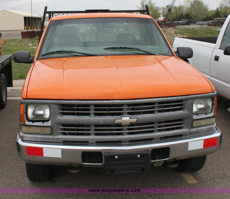 image for item D7628 1998 Chevrolet Cheyenne C2500 pickup truck