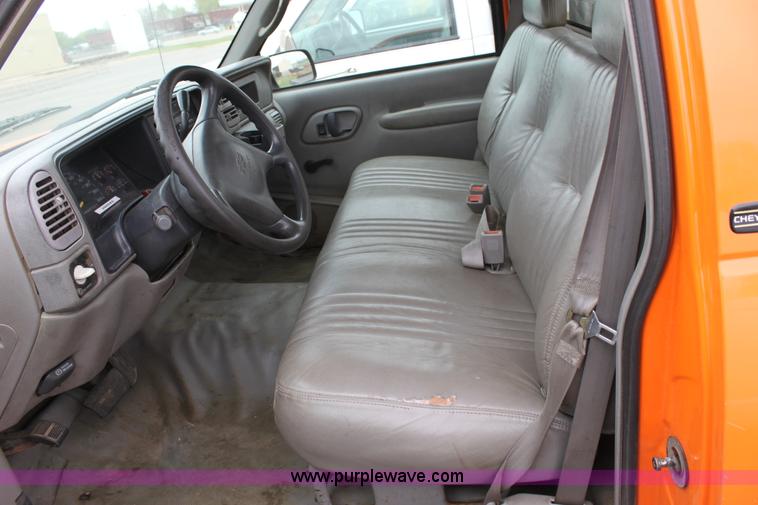 image for item D7628 1998 Chevrolet Cheyenne C2500 pickup truck