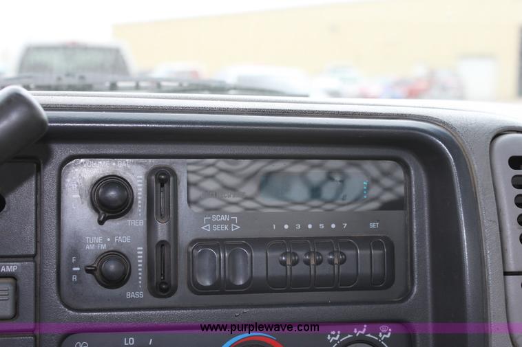 image for item D7628 1998 Chevrolet Cheyenne C2500 pickup truck