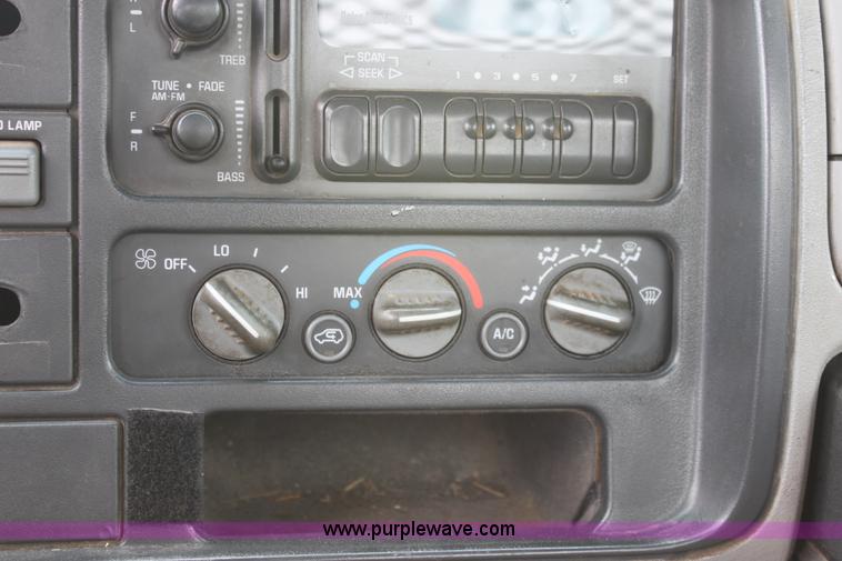 image for item D7628 1998 Chevrolet Cheyenne C2500 pickup truck