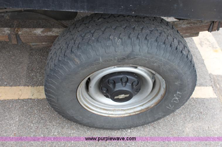 image for item D7628 1998 Chevrolet Cheyenne C2500 pickup truck