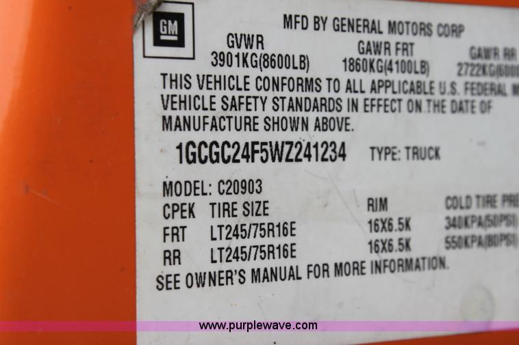 image for item D7628 1998 Chevrolet Cheyenne C2500 pickup truck