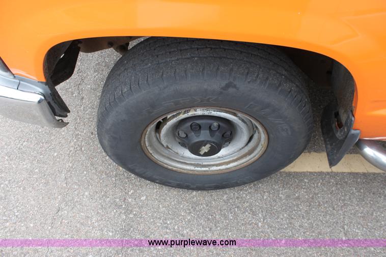 image for item D7628 1998 Chevrolet Cheyenne C2500 pickup truck