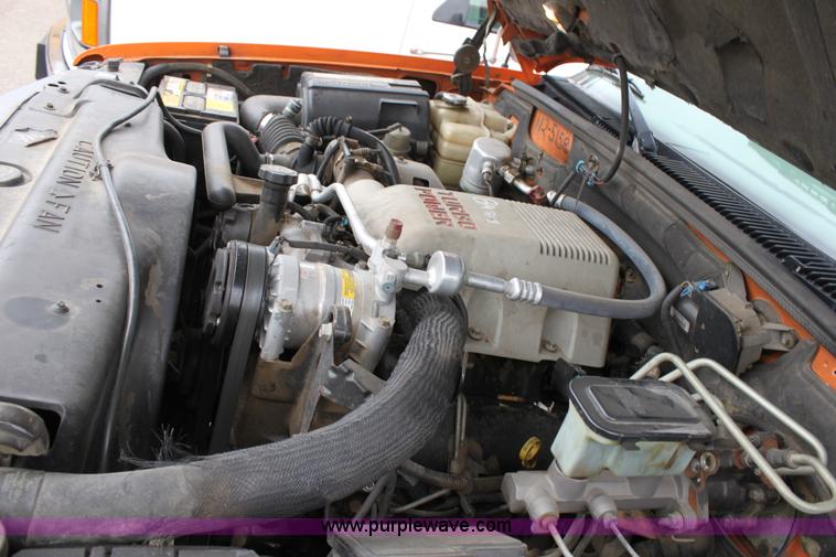 image for item D7628 1998 Chevrolet Cheyenne C2500 pickup truck