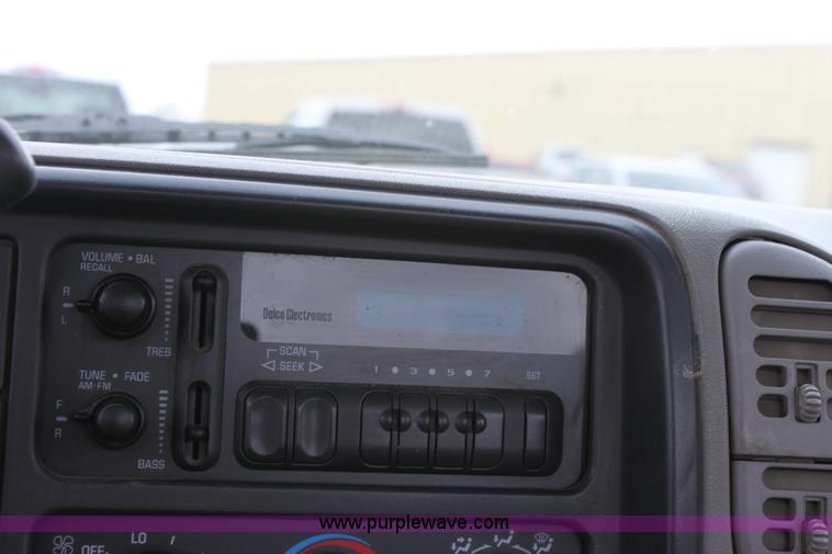 image for item D7629 2000 Chevrolet C2500 LS pickup truck