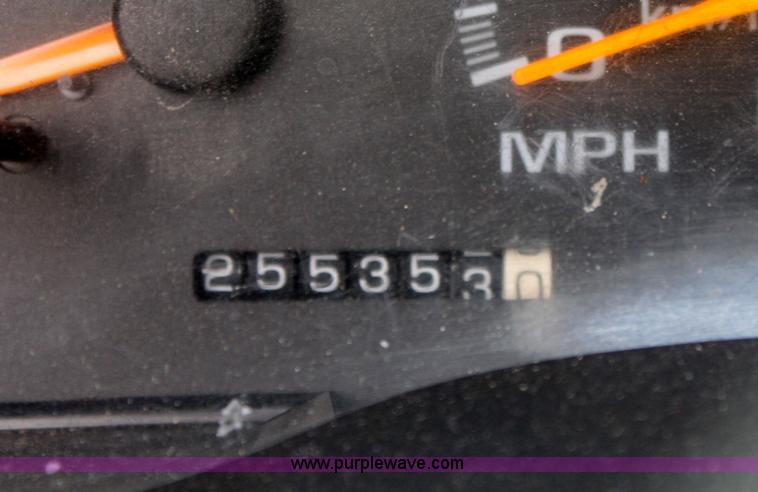 image for item D7629 2000 Chevrolet C2500 LS pickup truck