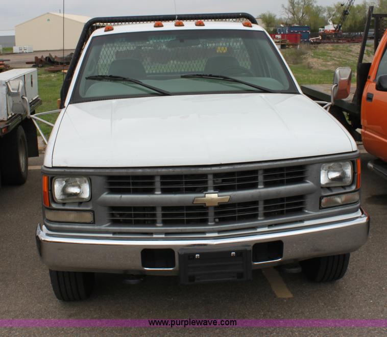 image for item D7630 2000 Chevrolet C3500 LS pickup truck