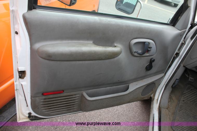 image for item D7630 2000 Chevrolet C3500 LS pickup truck